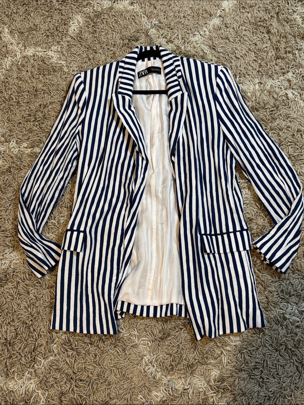 Zara Lightweight Crinkle Striped Navy & White Blazer size Large - Picture 11 of 11
